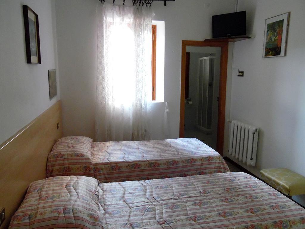 Albergo Ristorante La Torretta Castiglione dei Pepoli Pokój zdjęcie
